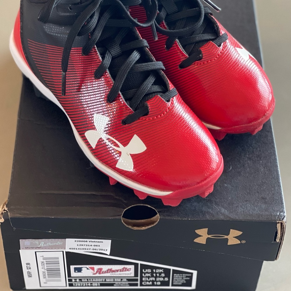 Under Armour Boys’ Baseball Cleats, Red & Black, Size 12